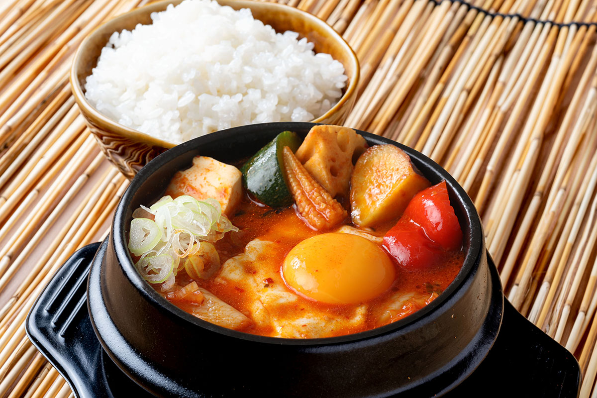 韓国カルビ丼とスンドゥブ 洞山 ごろごろ野菜チーズスンドゥブ～ごはん付き～