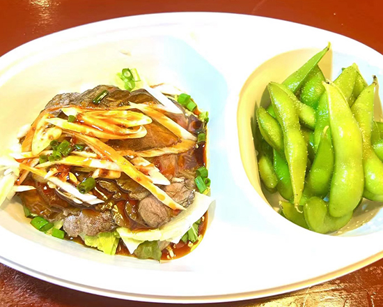 餃子酒場 特製牛スネの醤油漬と枝豆