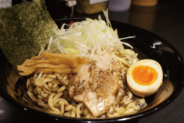 油そば春日亭人気No.4 とん黒油そば 特盛2.5玉 Pork Black Oil Soba