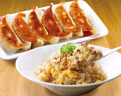 丸源ラーメン人気No.4 【11】鉄板玉子チャーハン【中】+丸源餃子