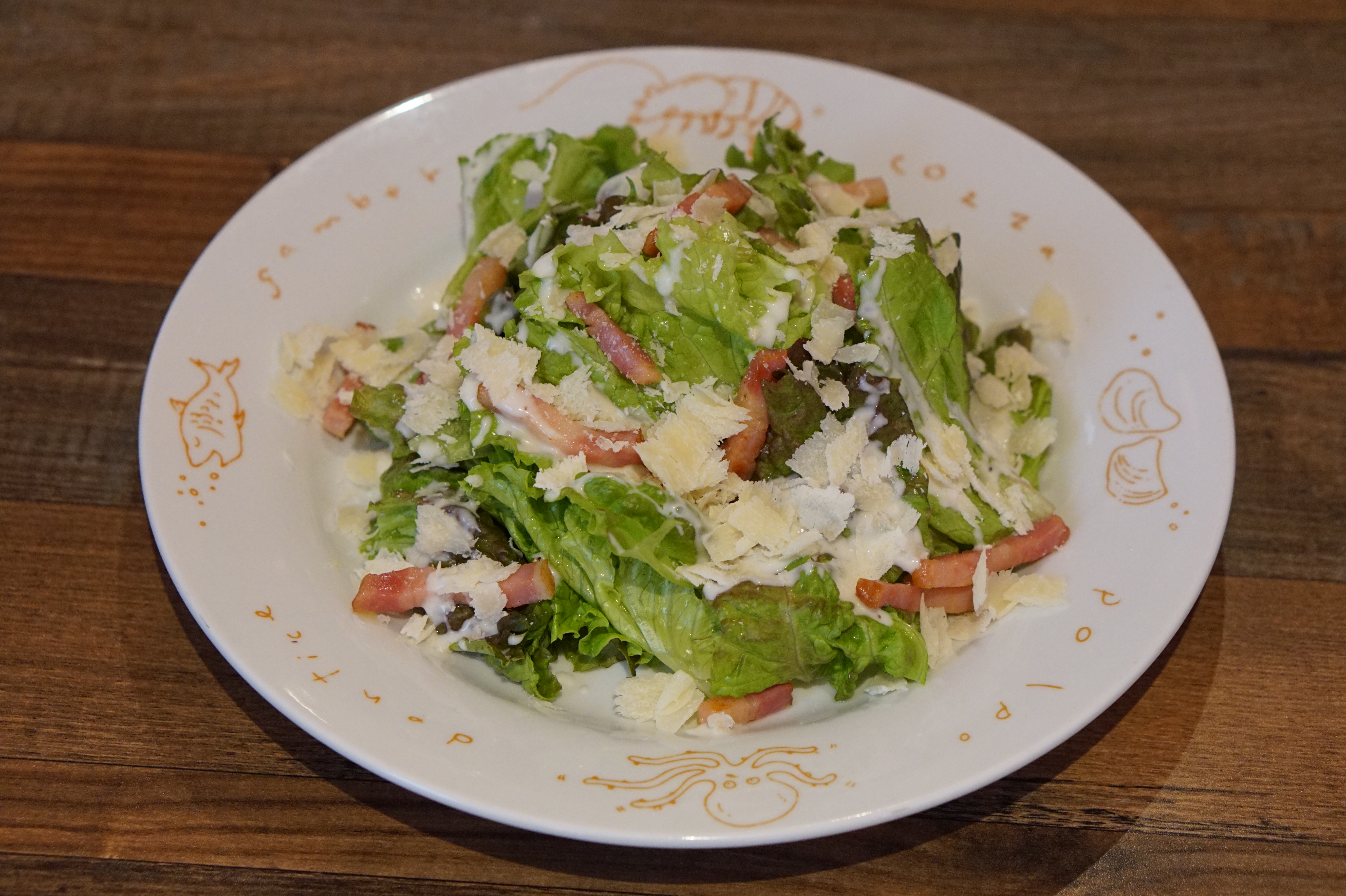 ピッツェリアマリノ チーズたっぷりシーザーサラダ