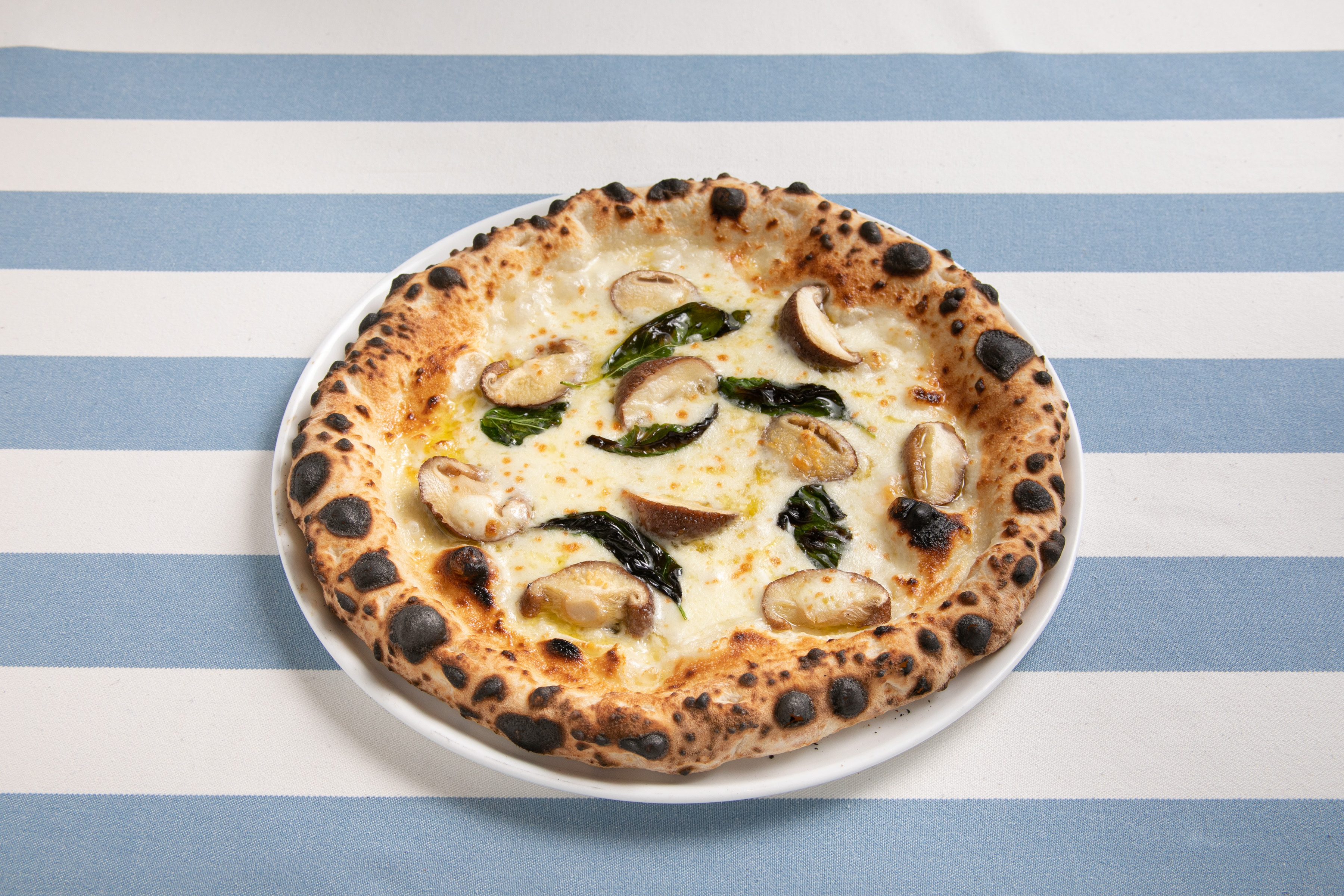 ピッツェリア マルデナポリ フンギ