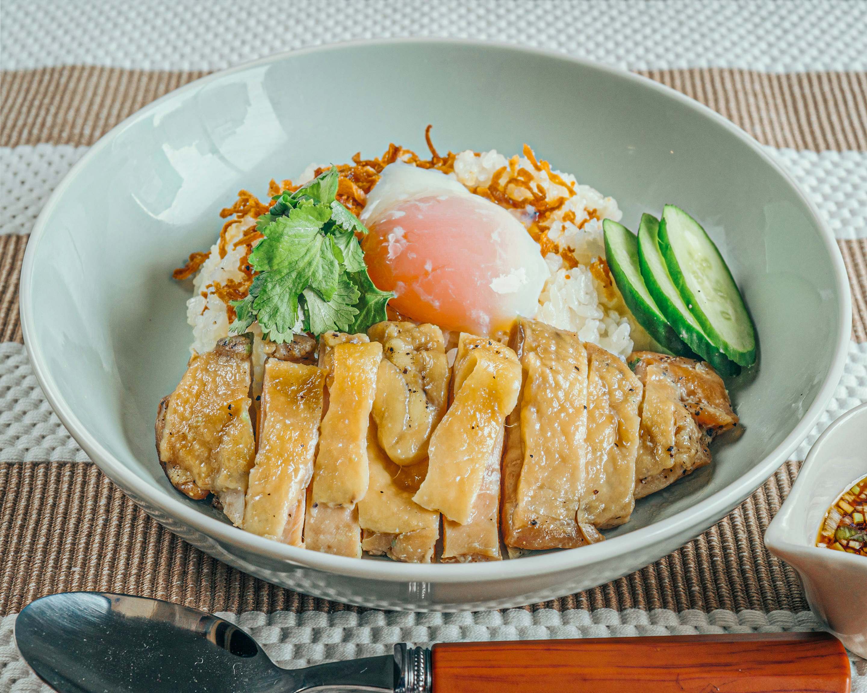 高たんぱく・糖質制限カオマンガイ 東京鶏飯食堂 【温玉のせ】カオマンガイ(もも肉) [Hot Spring Egg] Kaomangai(Thigh)