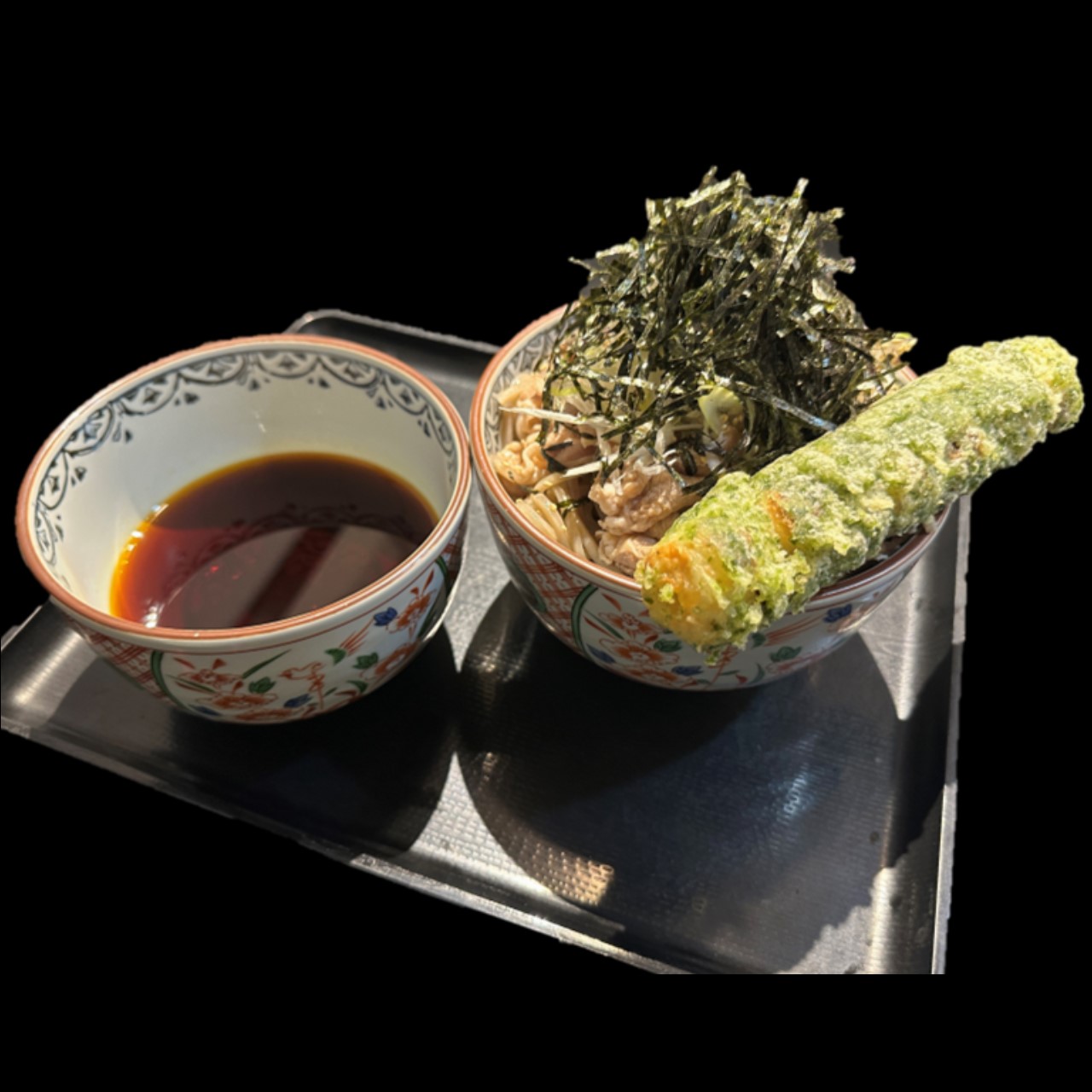 なぜ蕎麦にラー油を入れるのか。 ちくわ天ビーフ肉そば:Chikuwa Tempura Beef Soba