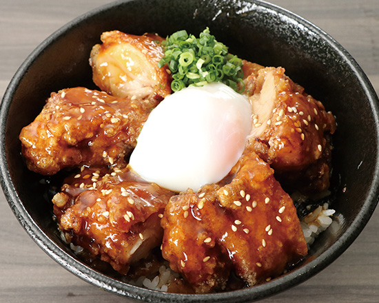 からあげの鉄人 F-1112】半熟玉子付き極旨甘だれのからあげ丼