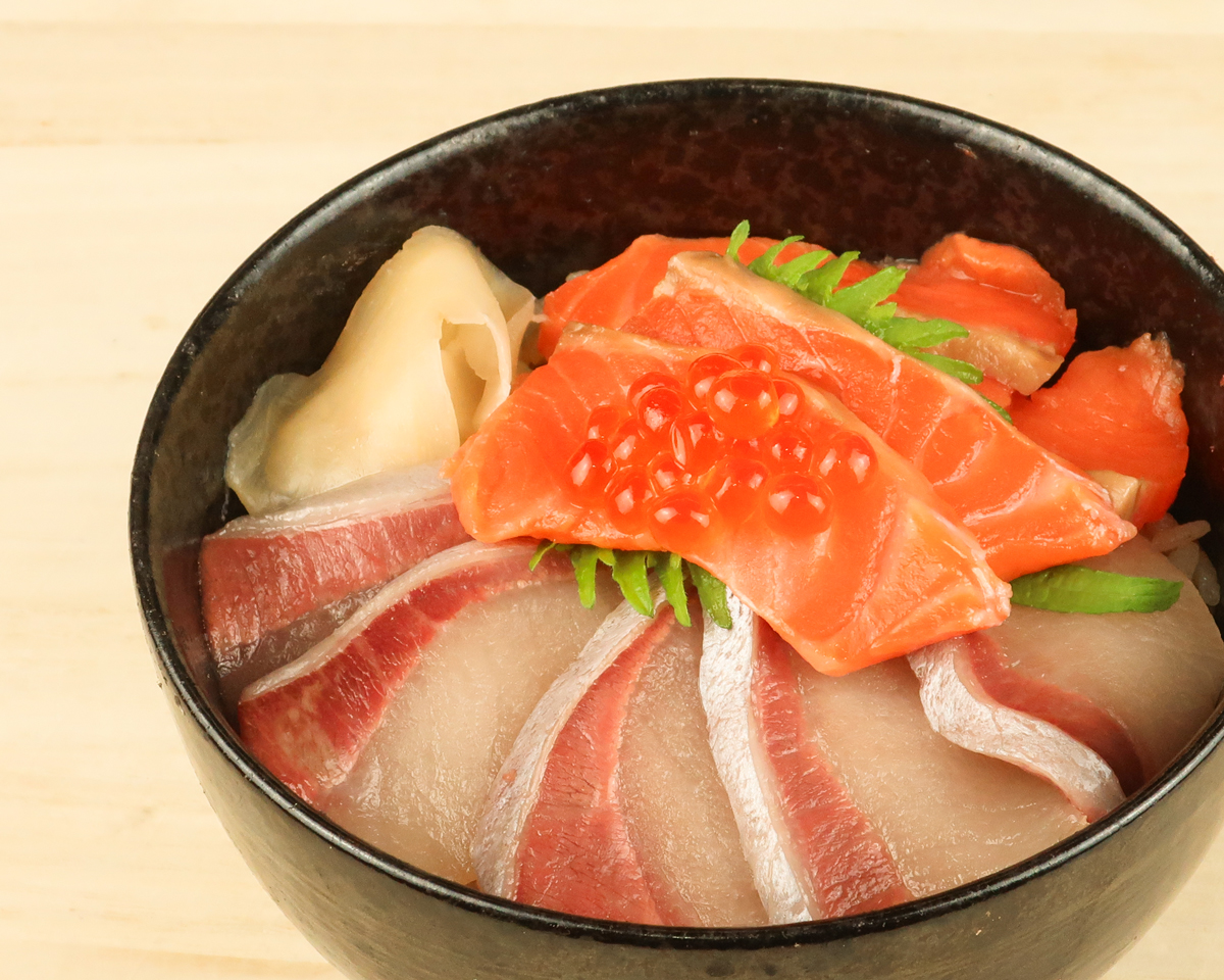 サーモン好きに贈る丼 千壽サーモン はまちとサーモンの親子丼