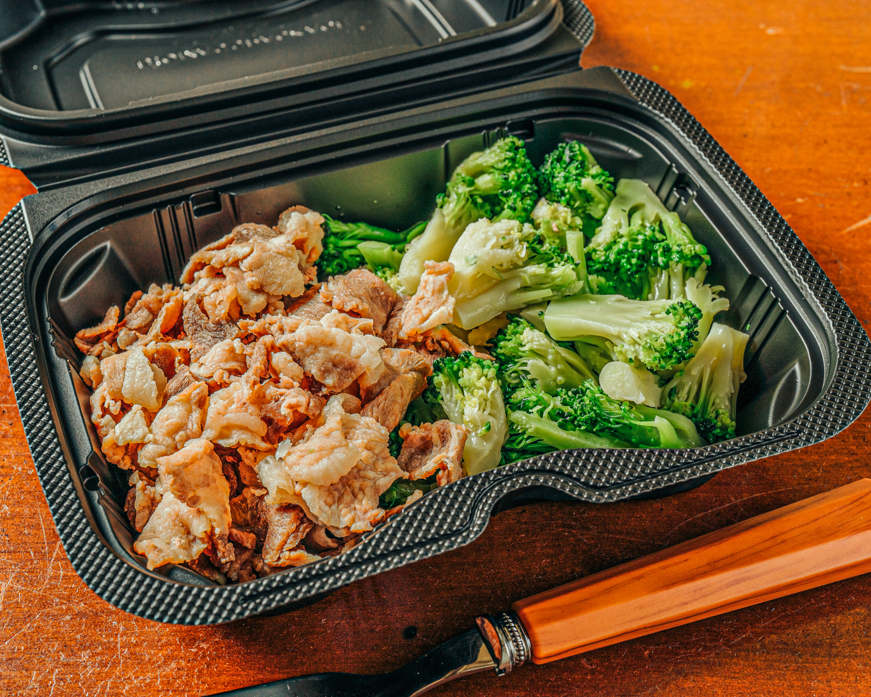 たっぷりたんぱく肉とブロッコリー生活 【たんぱく質23.5g】豚肉の冷しゃぶとブロッコリー(冷しゃぶ100g)