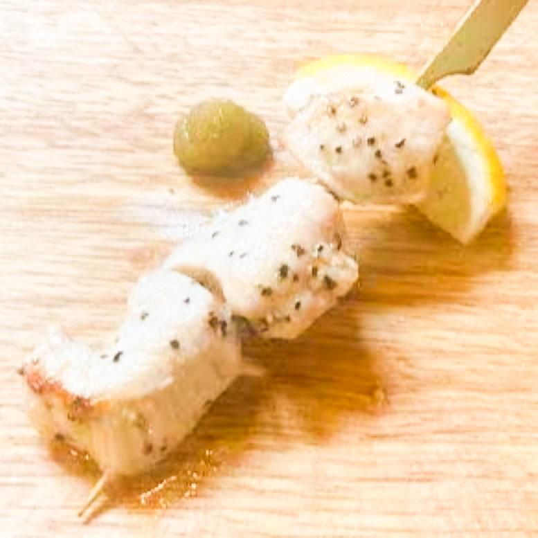 トラットリア シェ ラパン 鳥取県産 匠の大山地鶏むね肉の串焼き