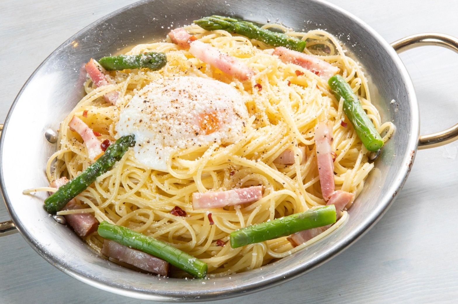 ココイロカフェ めくるめく温玉ペペカルボ【ホワイトソース】