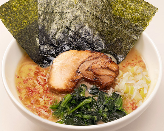 トクベツ。 海老塩豚骨麺 (薬味ネギ、のり3枚、豚叉焼1枚、ほうれん草、干し海老)