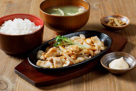 しんぱち食堂 豚生姜焼き定食