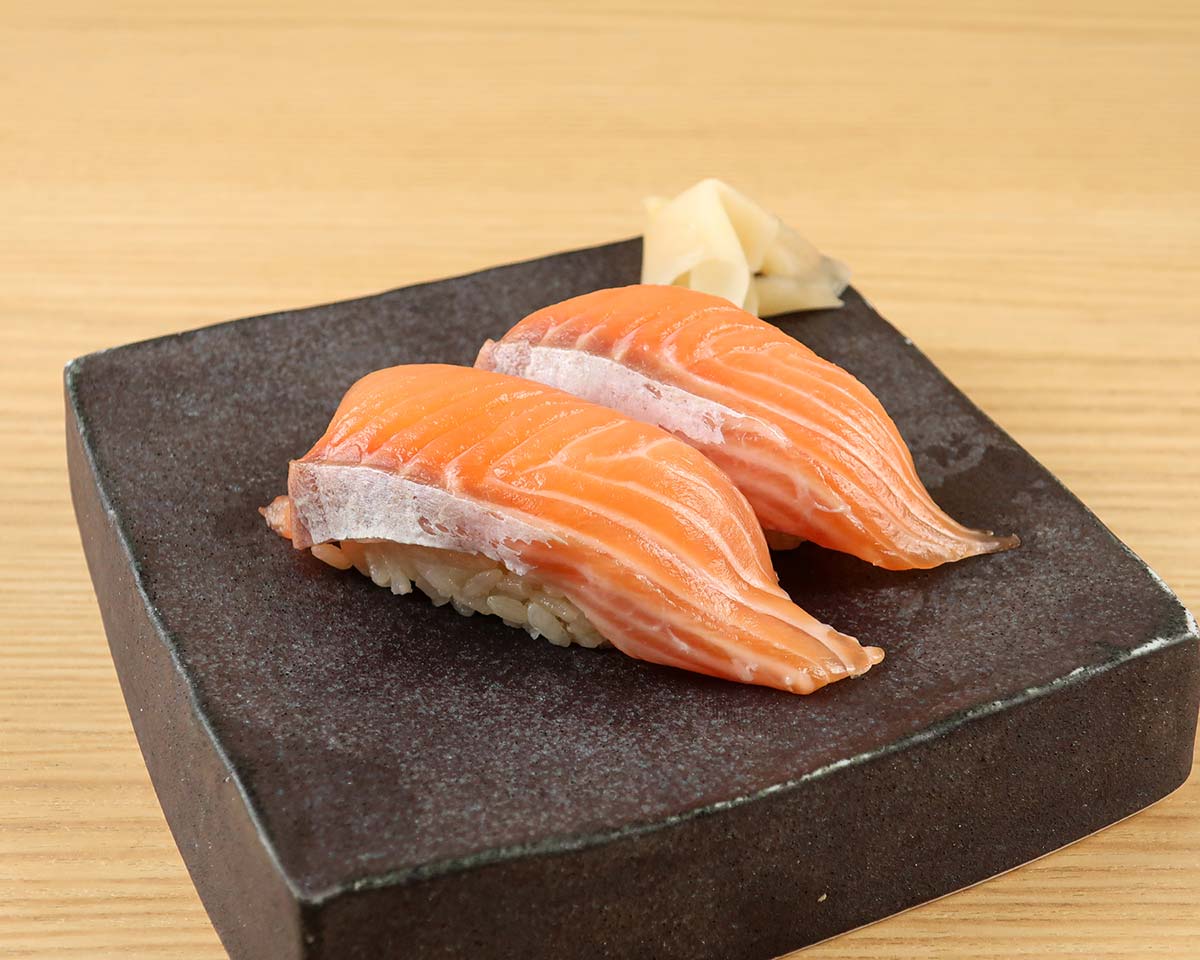 鮨・酒・肴 杉玉 生サーモン2貫