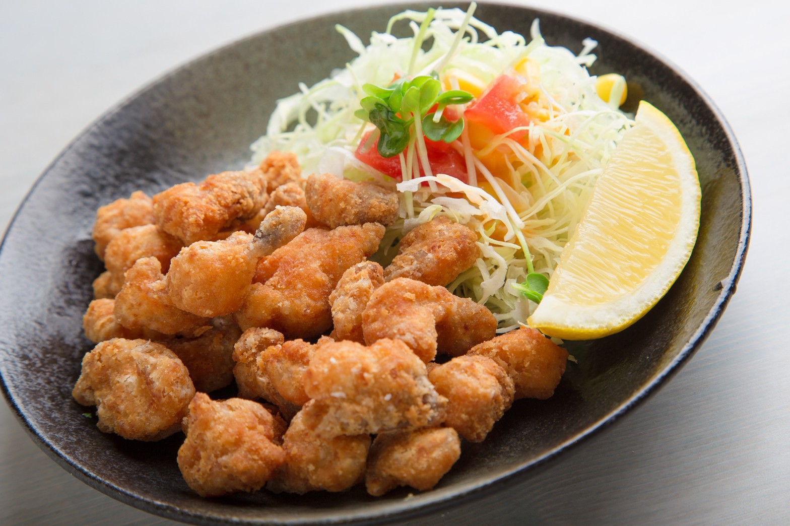 ココイロカフェ 鶏なんこつ唐揚げ