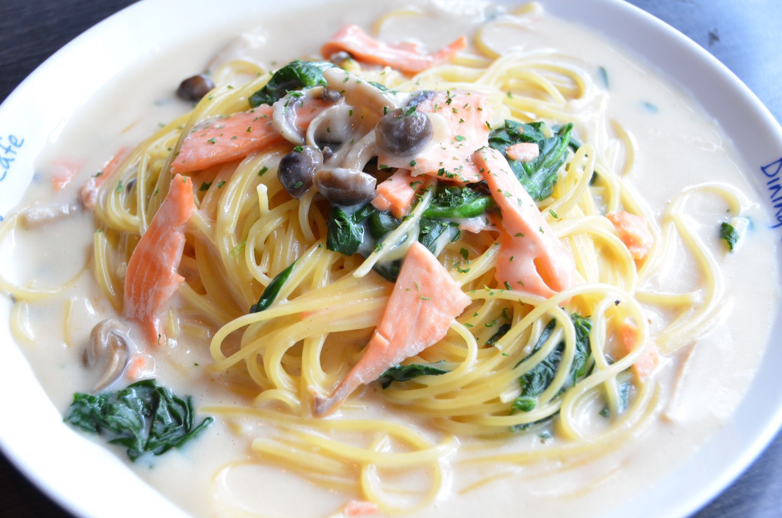 ココイロカフェ サーモンクリームパスタ【ホワイトソース】