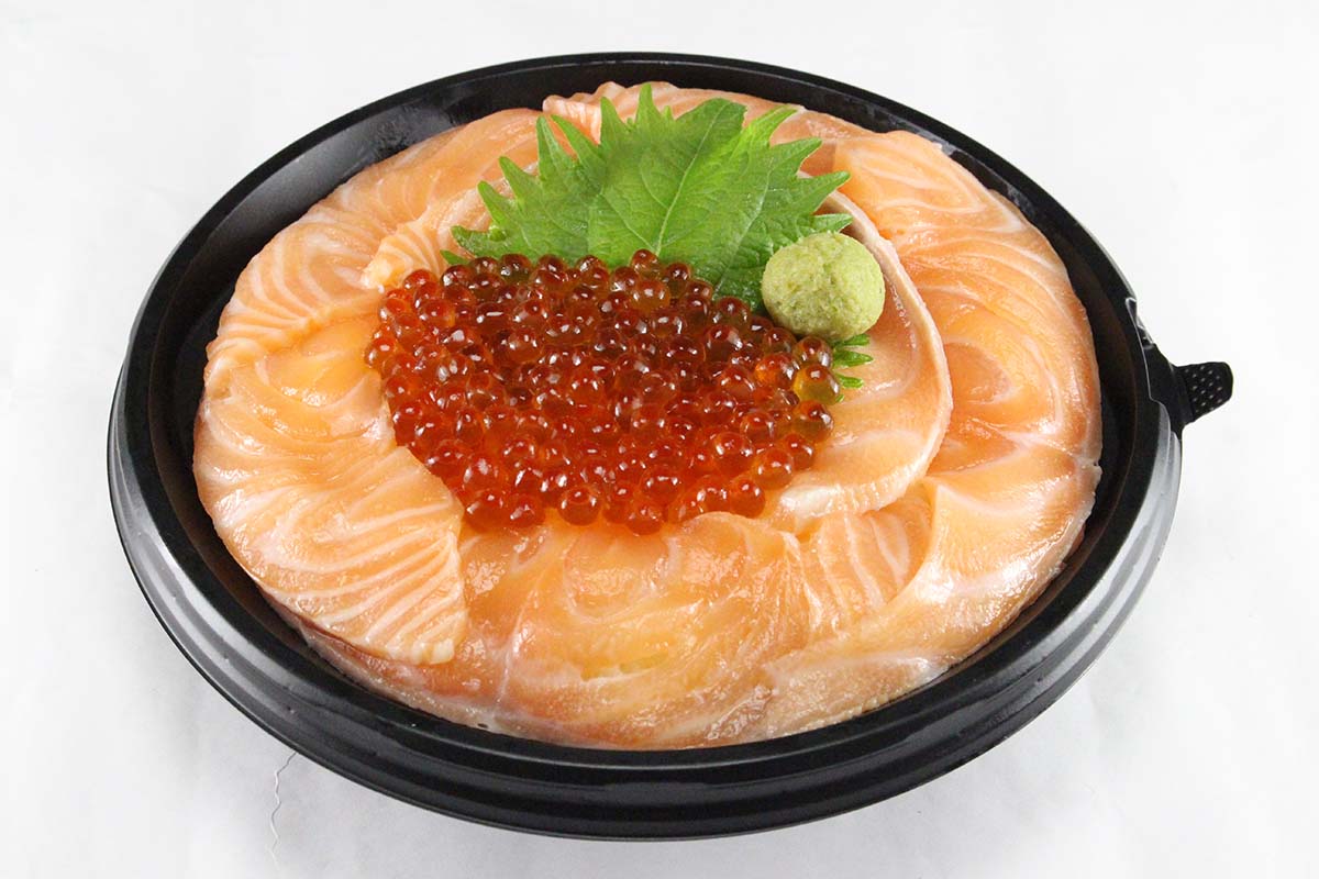 梅丘寿司の美登利総本店人気No.5 サーモン親子丼 Salmon oyakodon