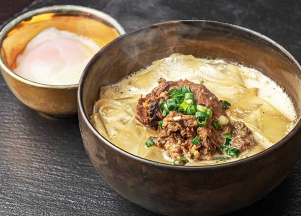 極太麻婆春雨 【白湯】温泉卵入り極太春雨