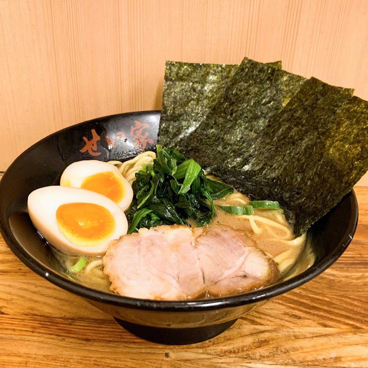 せい家人気No.3 味付け玉子ラーメン