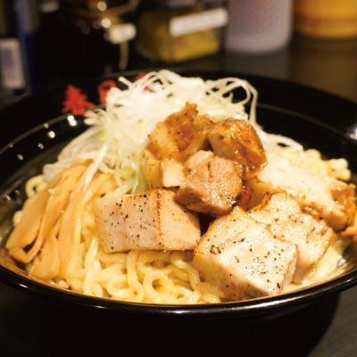 油そば春日亭 角切り肉油そば