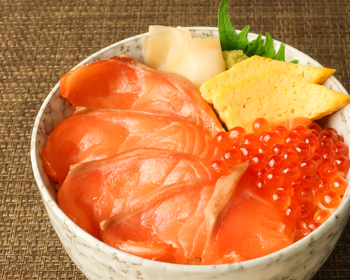 いくら丼専門店 赤いキャビア 【期間限定20%OFF】生サーモン親子丼