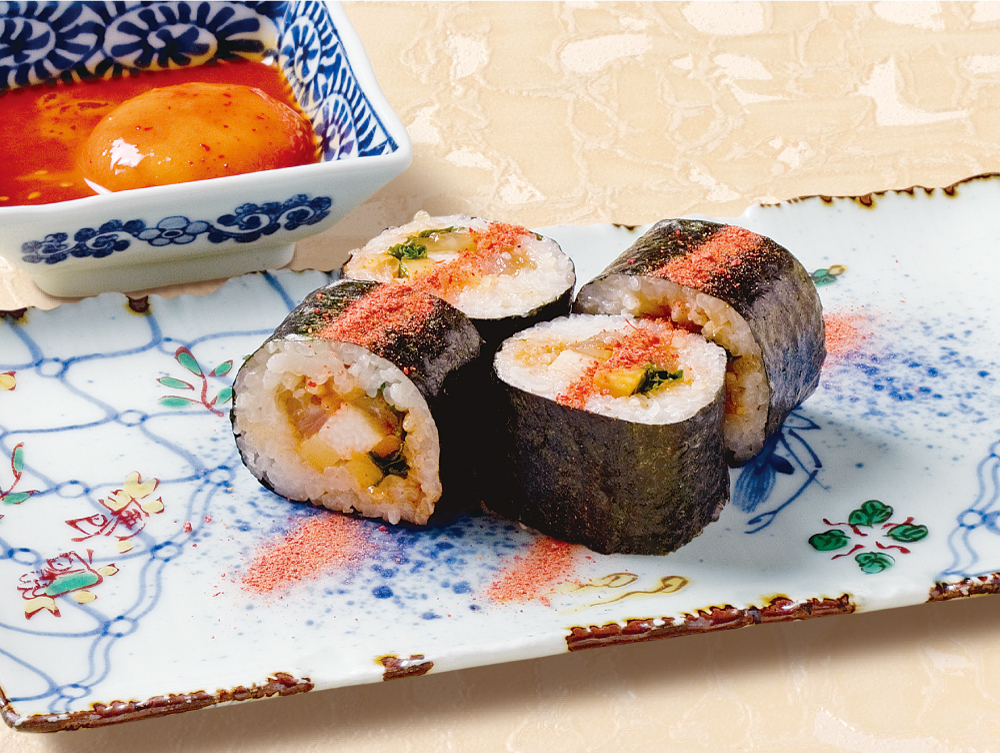 つるとんたん 桜鯛と春野菜のユッケ巻き 卵黄ソース