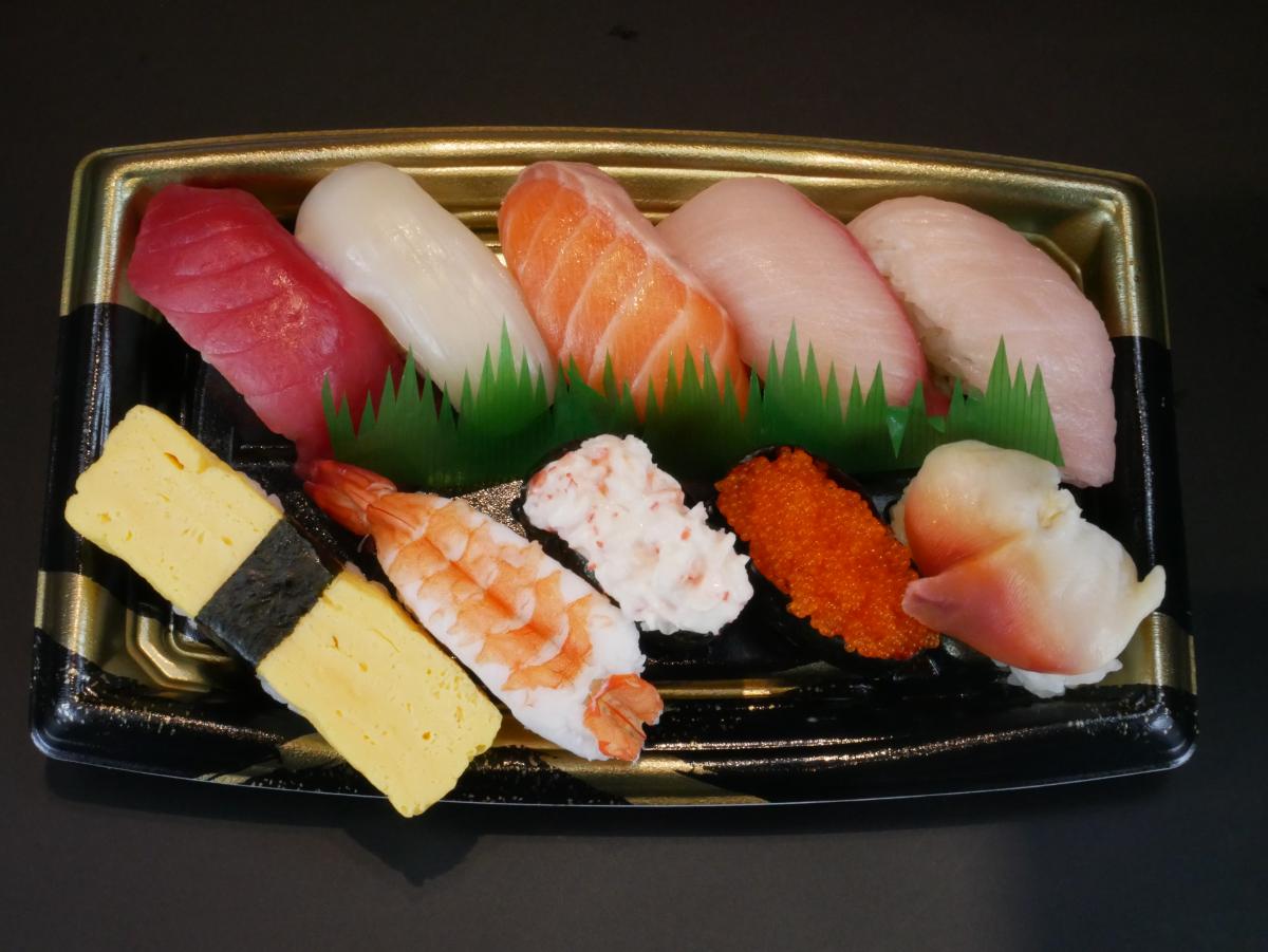 回転寿司やまと 握り1人前