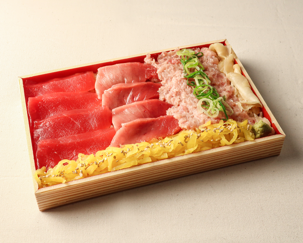 鮨 おくうら とろたくちらし