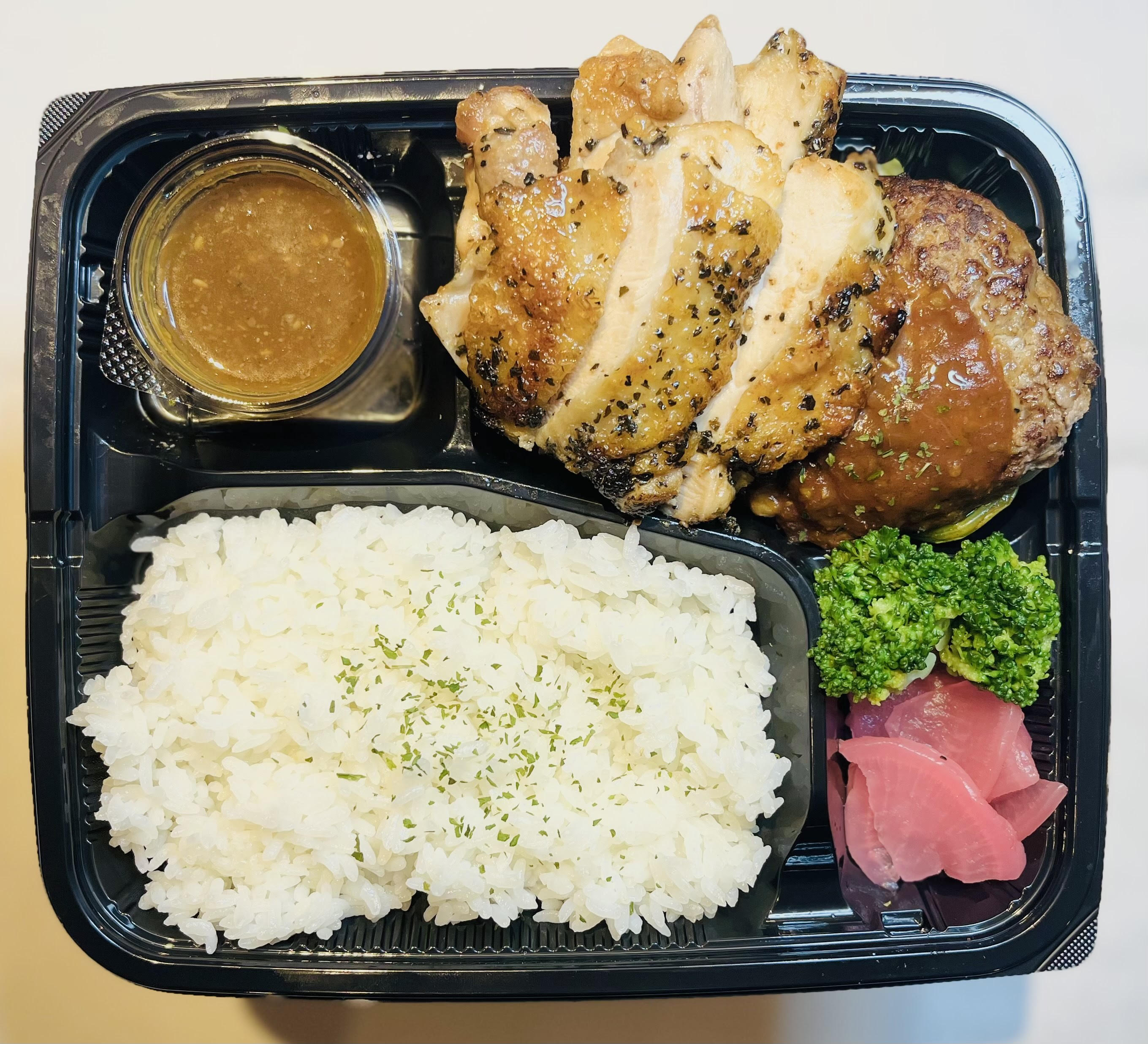 jumbo steak han's ハンバーグ150g ＆ チキンステーキ200g