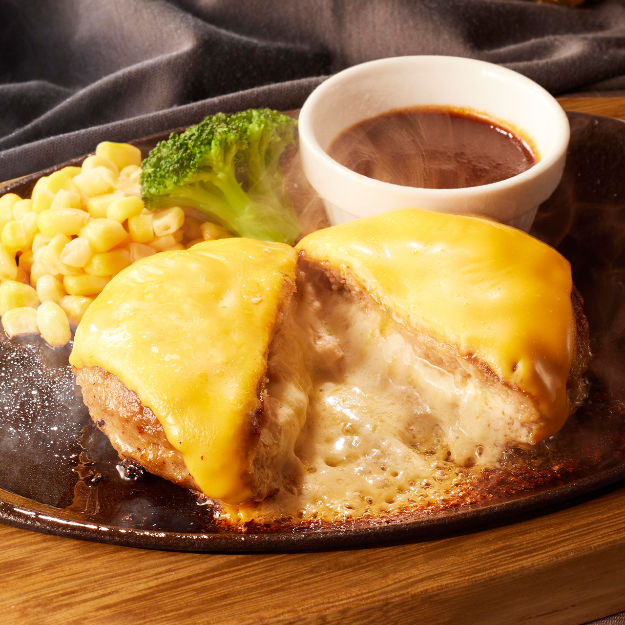 ココス 【150】チーズインハンバーグ