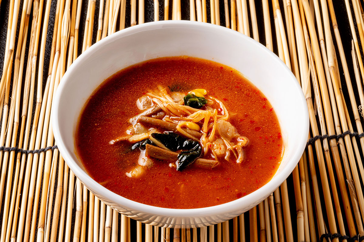 韓国カルビ丼とスンドゥブ 洞山 牛ユッケジャンスープ