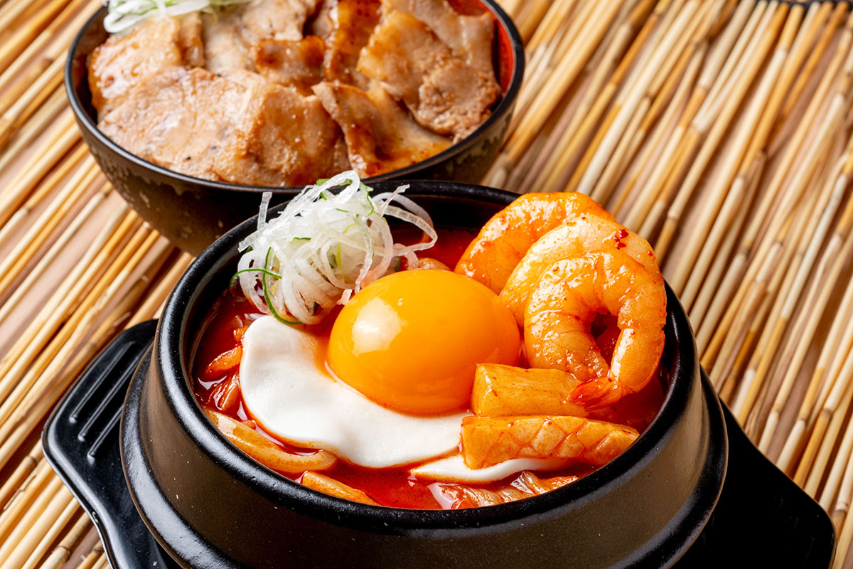 韓国カルビ丼とスンドゥブ 洞山 海鮮スンドゥブうどん～ミニカルビ丼セット～