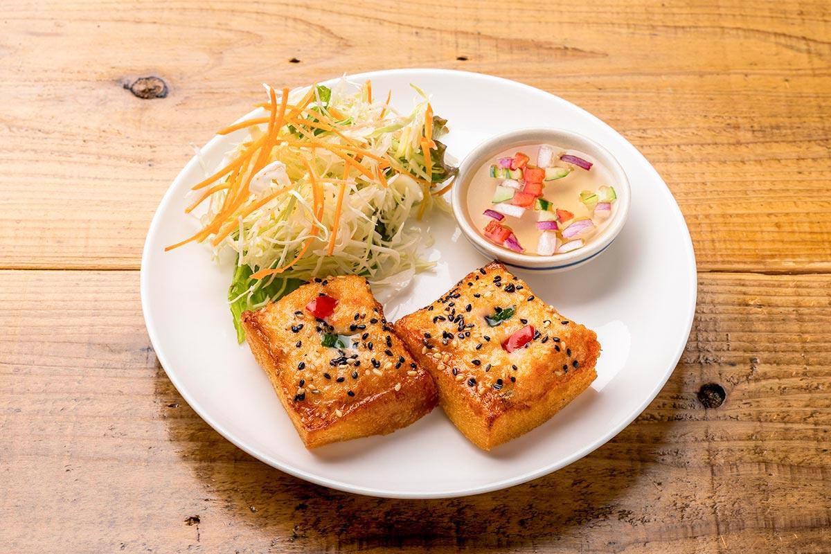 バンコックポニー食堂 ขนมปังหน้ากุ้ง 海老パン(2個) Shrimp Toast(2pc)