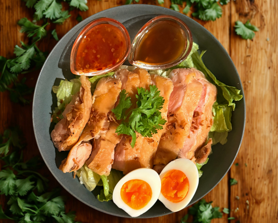 からだ喜ぶ！東京カオマンガイ 【ゆで卵】ジューシーもも肉サラダカオマンガイ [Boiled Egg]Salad Khao Man Gai(Chicken Thigh)