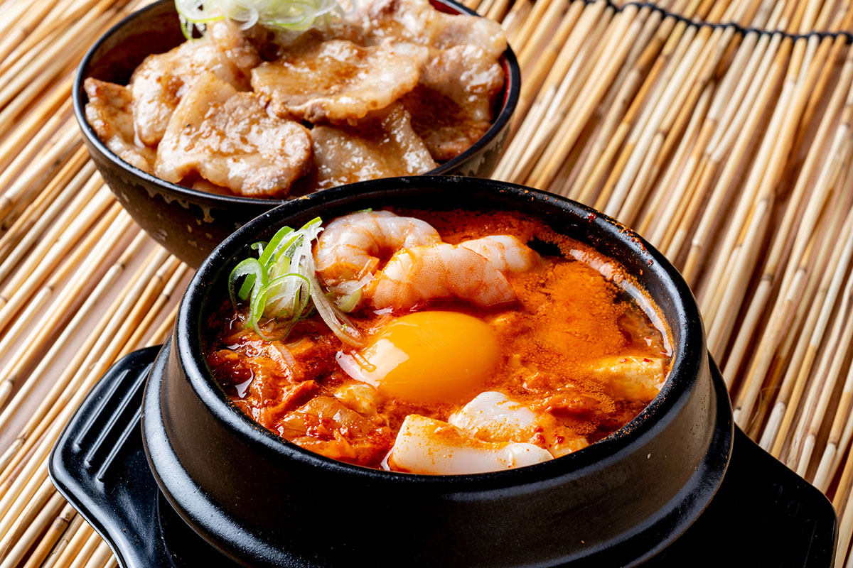 韓国カルビ丼とスンドゥブ 洞山 海鮮スンドゥブ～ミニカルビ丼セット～