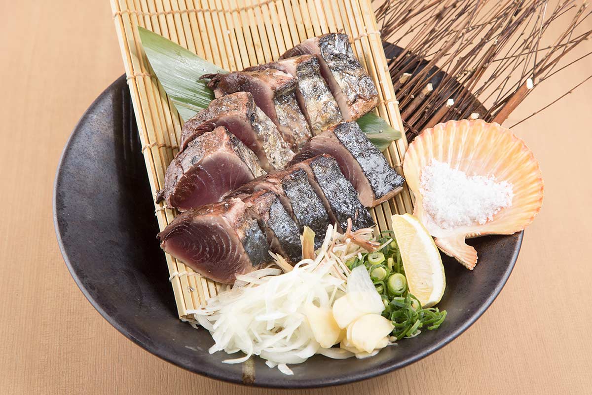 土佐清水ワールド かつおの藁焼き塩たたき 並 (2～3人前)