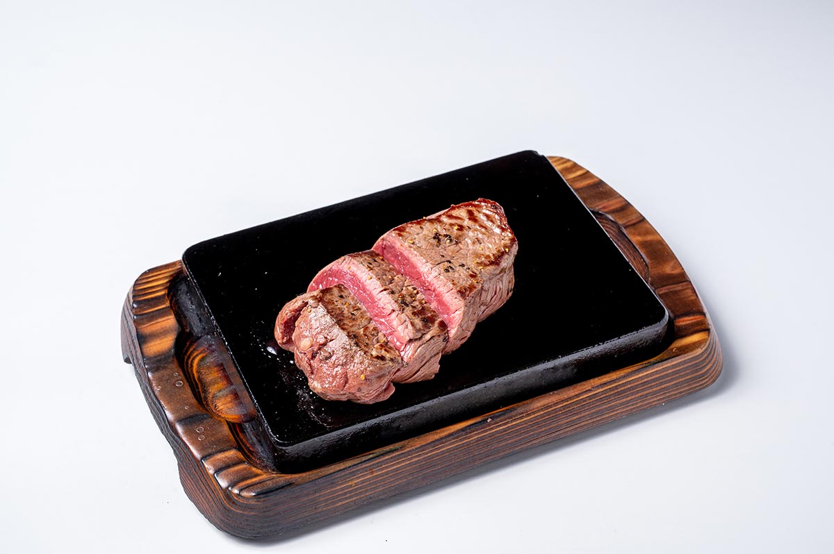 やっぱりステーキ ランプステーキ100g(スープ・サラダ・ごはん付)