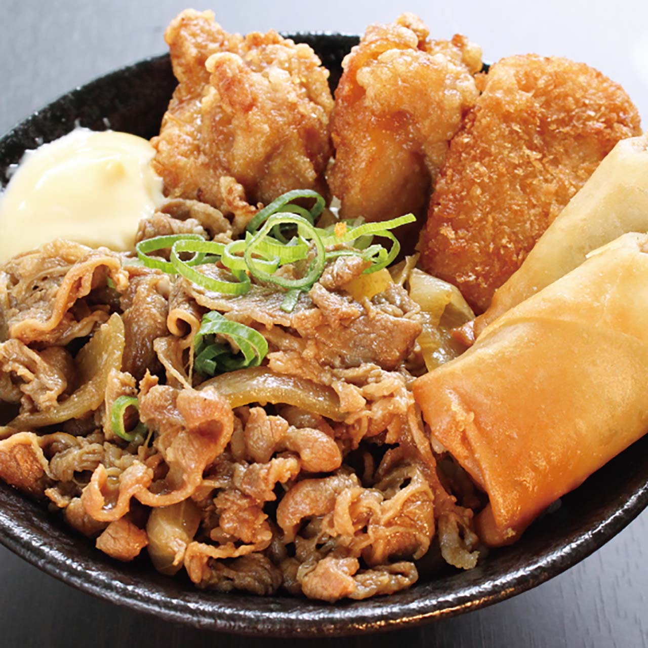 デリズ しょうが焼き丼 500 (唐揚2+コロッケ1+春巻1) ≪1766≫