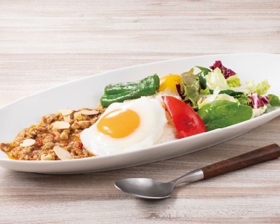 むさしの森珈琲 彩り野菜とバジルのガパオ