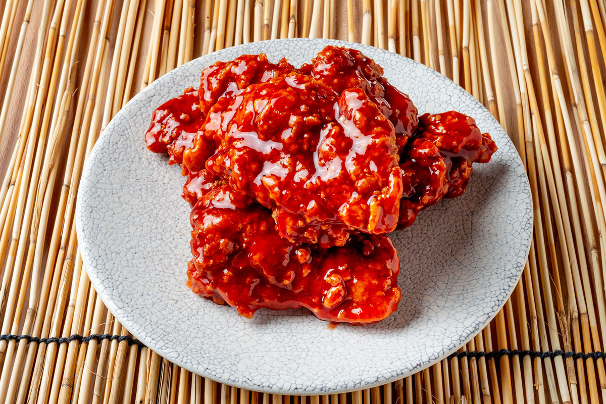 韓国カルビ丼とスンドゥブ 洞山 【本場仕込み】甘辛ヤンニョムチキン(中)