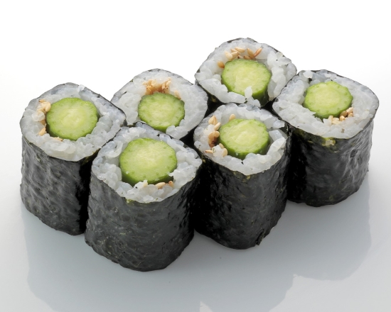 板前寿司 もろきゅう巻き(1本)Cucumber Rolled Sushi (1 roll)