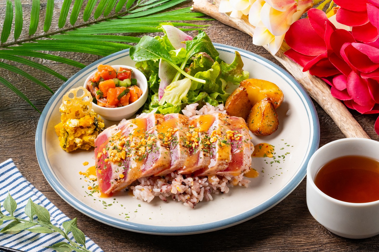 モアナキッチンカフェ マグロガーリックステーキプレート