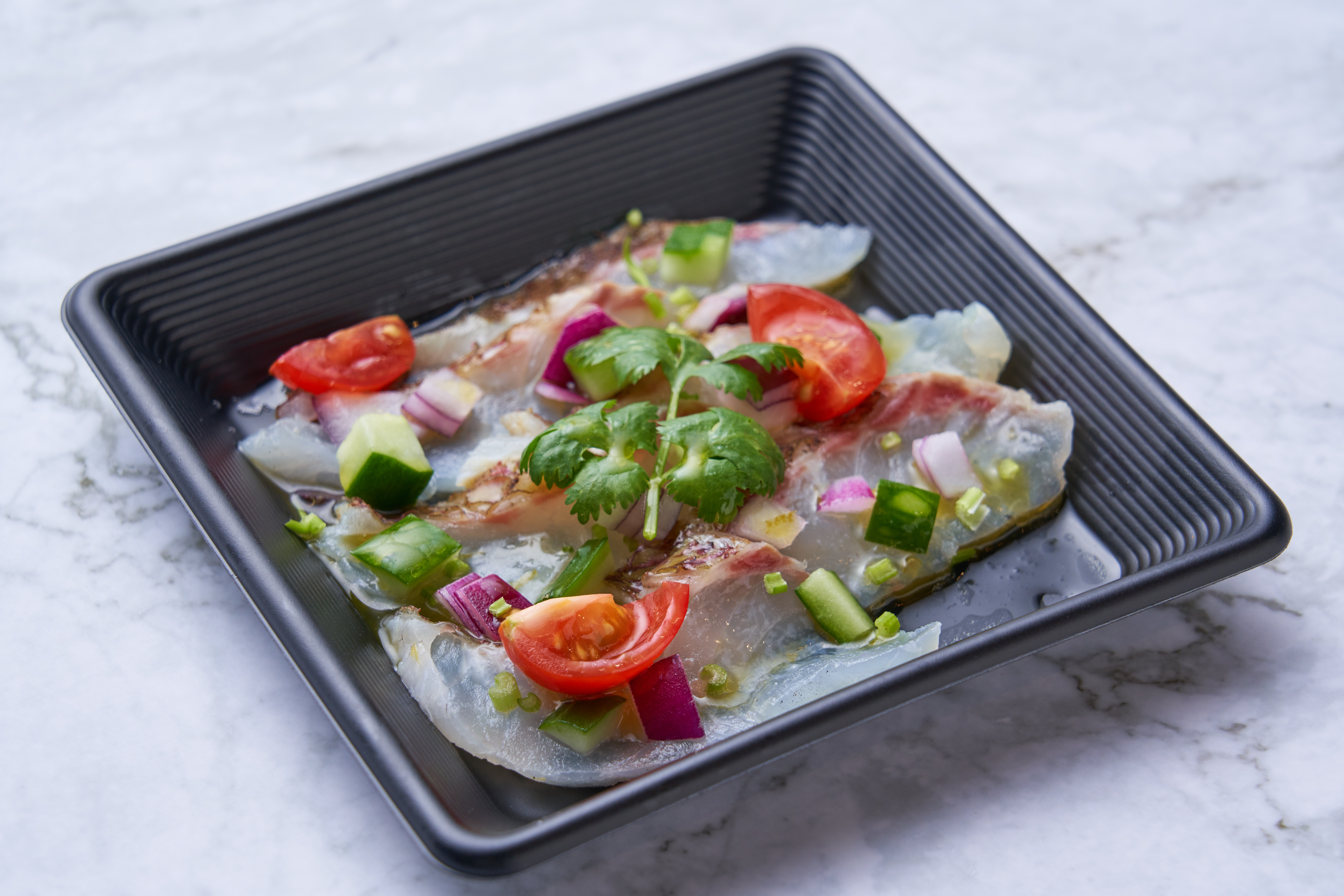 俺のフレンチ 本日鮮魚のカルパッチョ