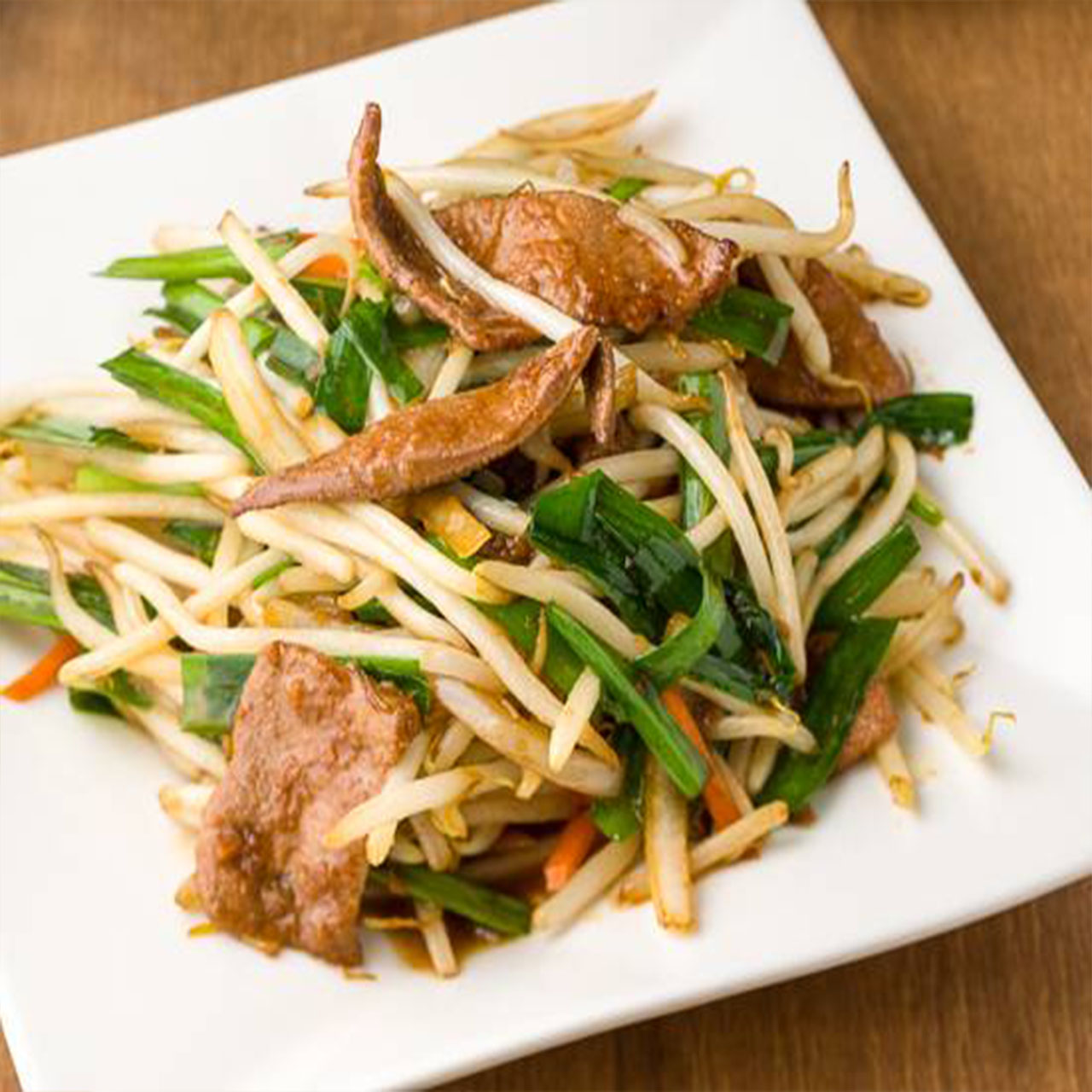 青山餃子房 レバニラ炒め