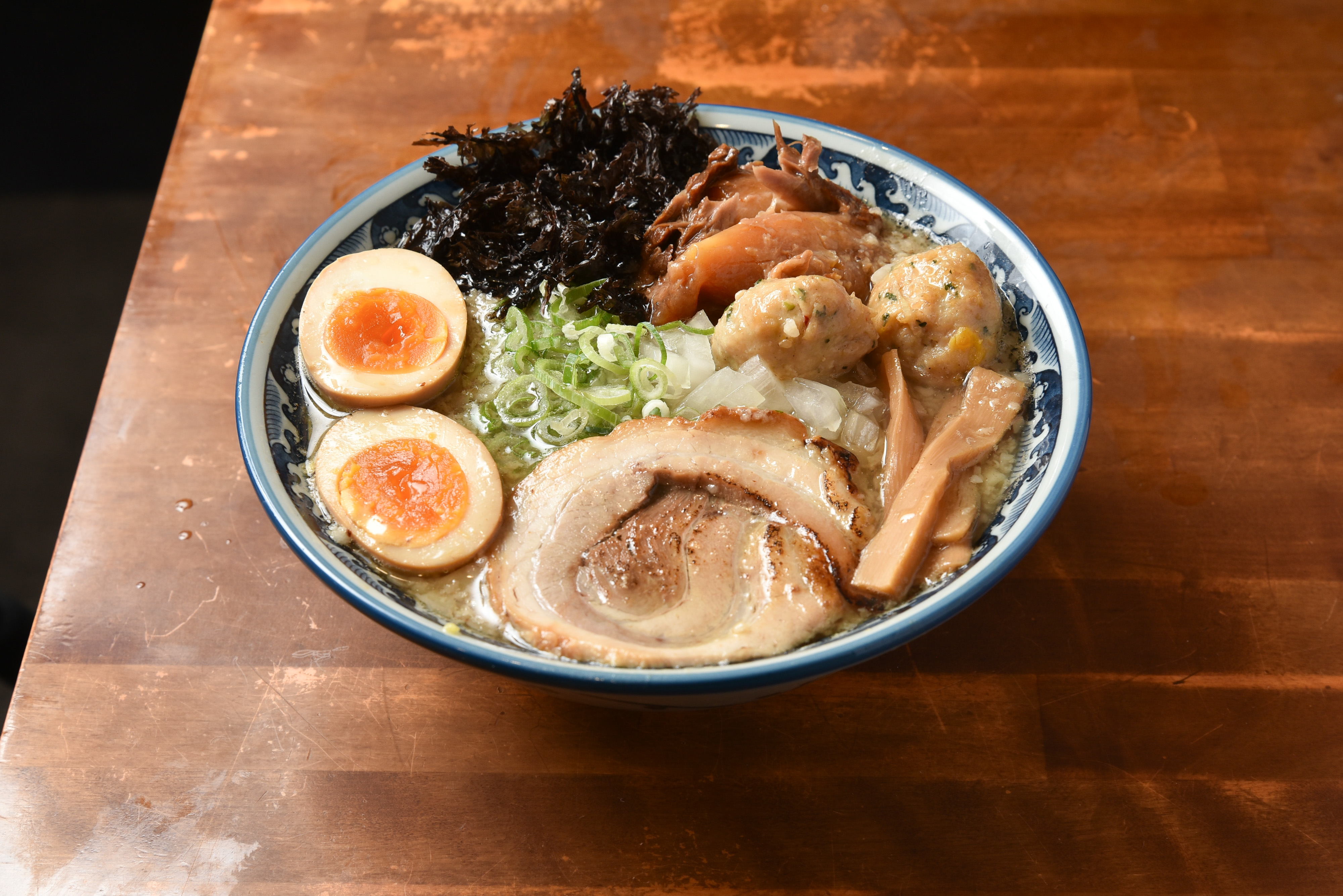 麺屋音 特製背脂煮干しラーメン