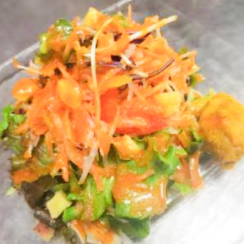 トラットリア シェ ラパン 1番人気！10品目野菜の彩りサラダ