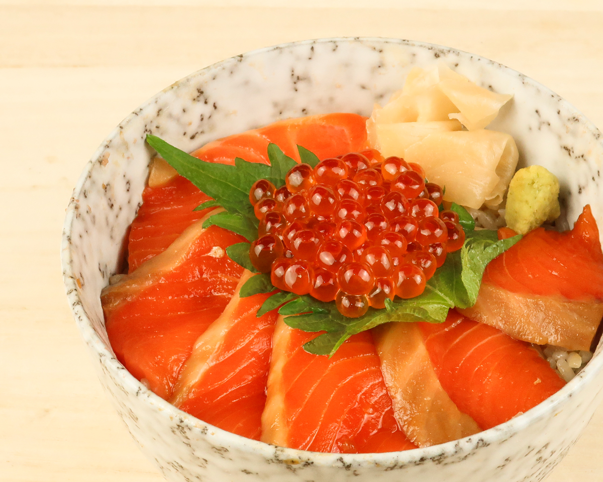サーモン好きに贈る丼 千壽サーモン 漬けサーモンといくら 至高の親子丼