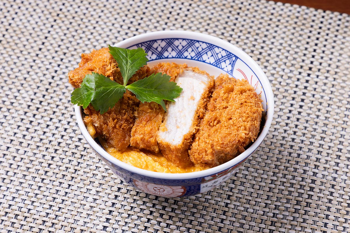 #カツ丼は人を幸せにする #とじないカツ丼(上) 国産桃豚220g