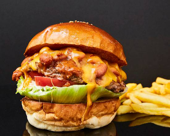 ゴールデンブラウン チリチーズバーガー(フレンンチフライ付) Chili Cheeseburger