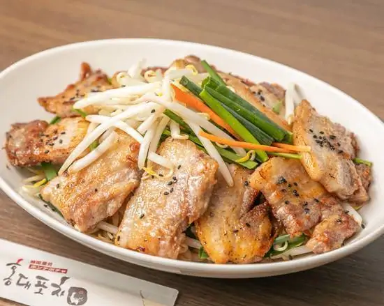 韓国料理 ホンデポチャ 豚プルゴギもやし炒め