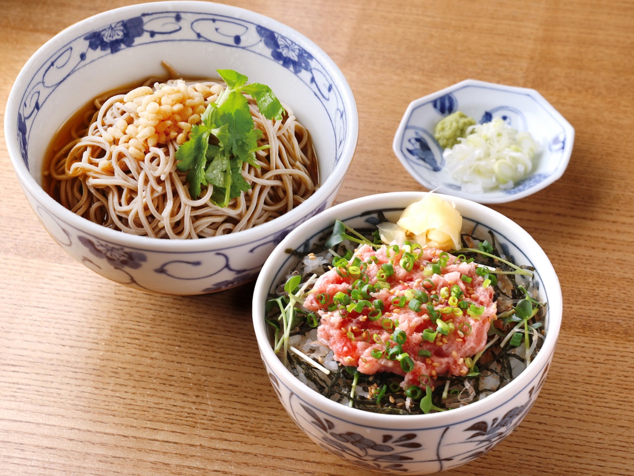 どんまつ たぬきそば【冷・温】とねぎとろ重〔小〕セット