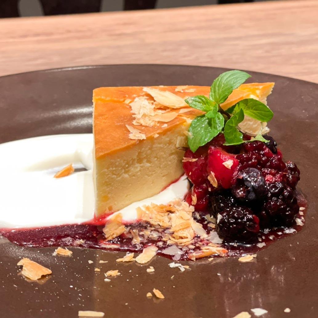 トラットリア クアルト ベイクドチーズケーキ